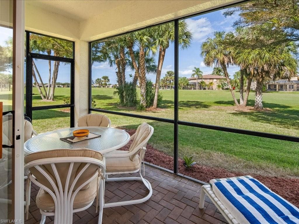 1646 Birdie Dr, Naples, FL 34120-32