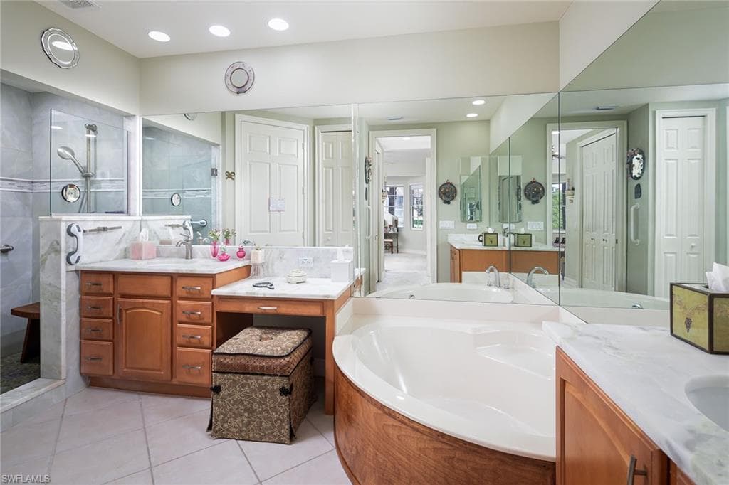 4751 Stratford Ct 2401, Naples, FL 34105-12