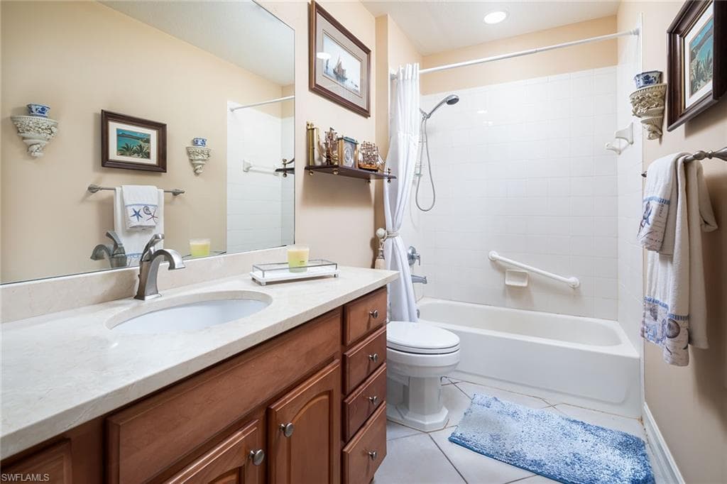 4751 Stratford Ct 2401, Naples, FL 34105-14