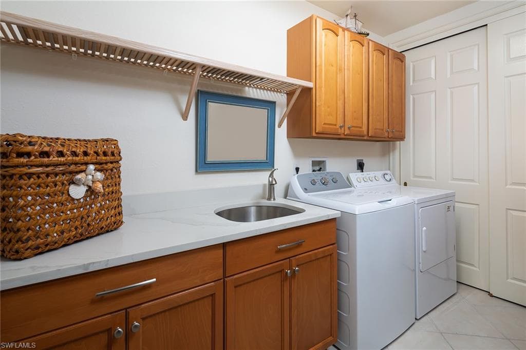 4751 Stratford Ct 2401, Naples, FL 34105-15