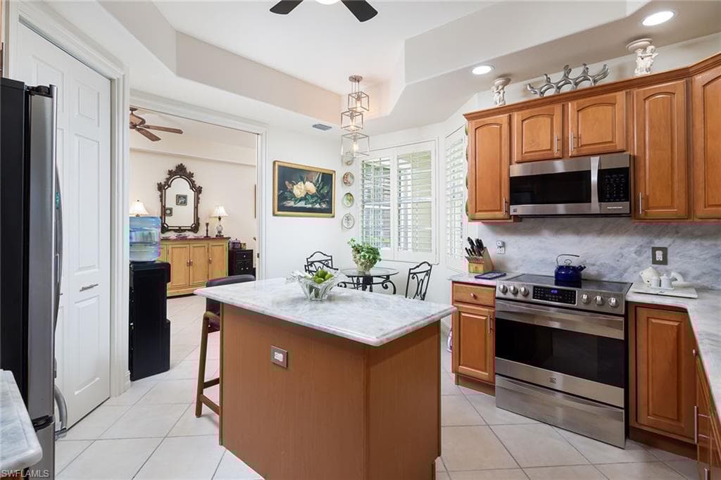 4751 Stratford Ct 2401, Naples, FL 34105-7