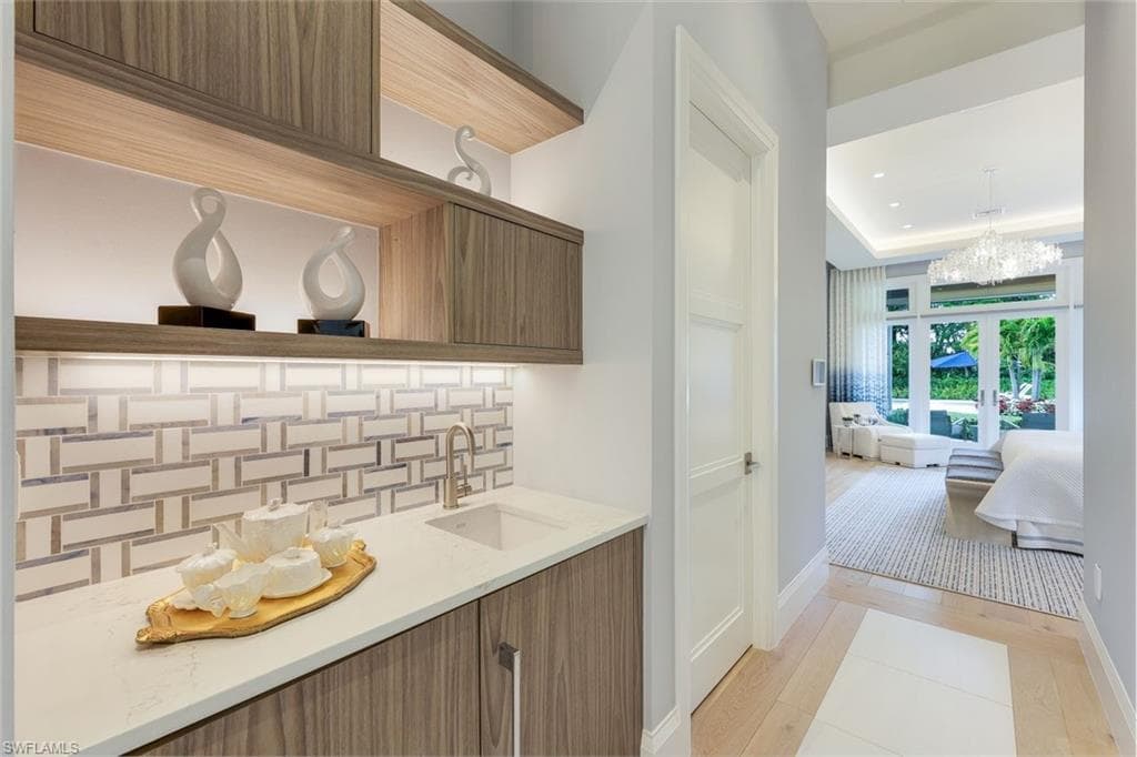 201 Caribbean Rd, Naples, FL 34108-18