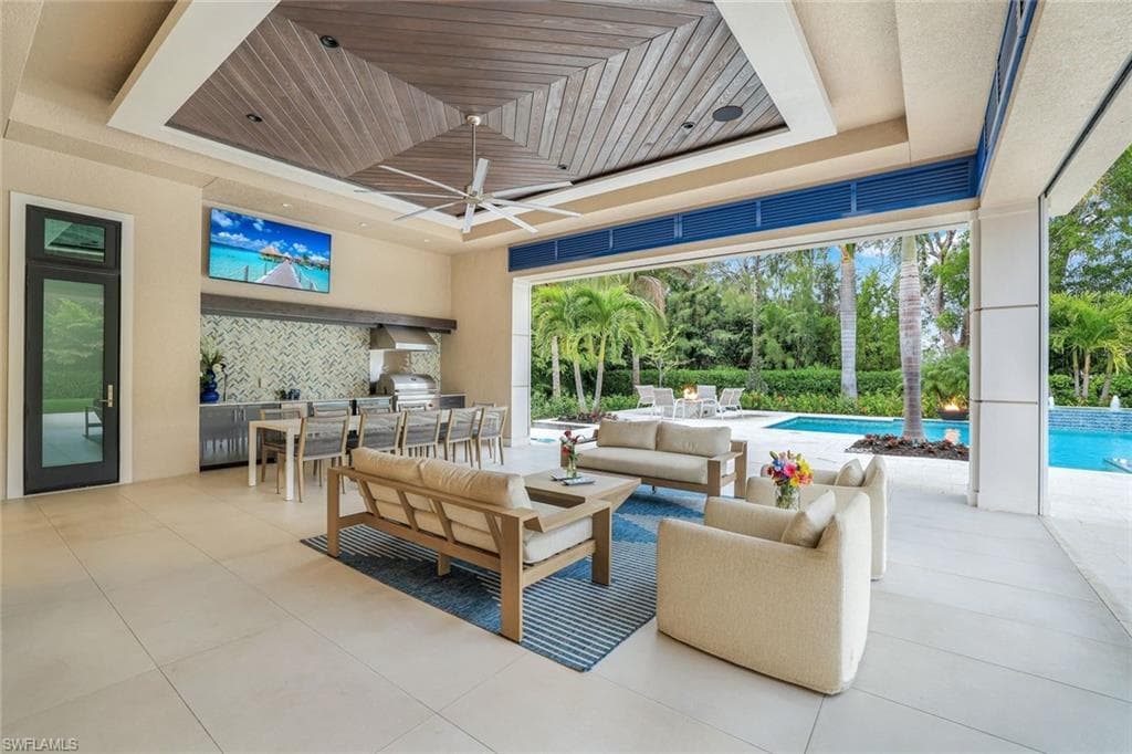 201 Caribbean Rd, Naples, FL 34108-27