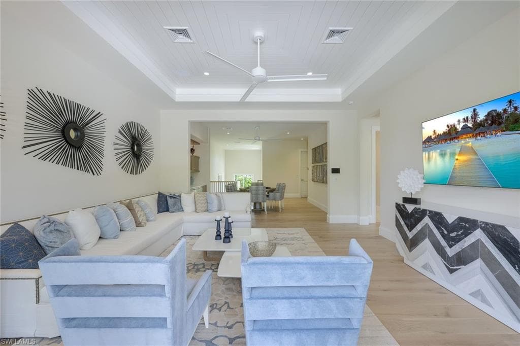 201 Caribbean Rd, Naples, FL 34108-36