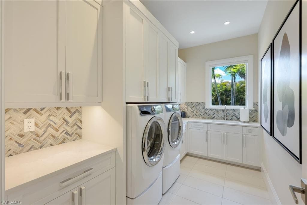 201 Caribbean Rd, Naples, FL 34108-43