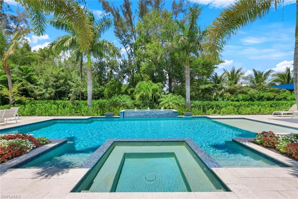 201 Caribbean Rd, Naples, FL 34108-47