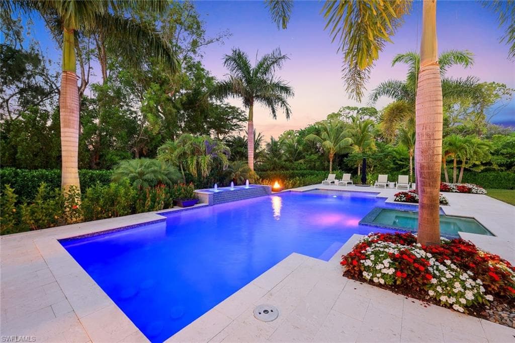 201 Caribbean Rd, Naples, FL 34108-49