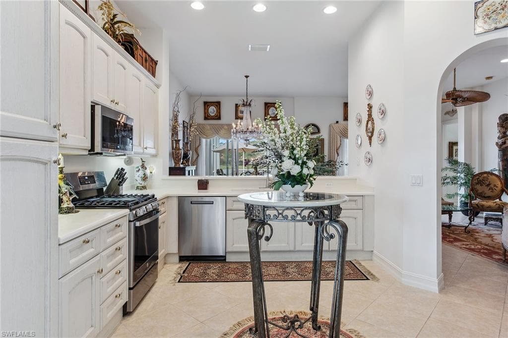 8469 Mallards Way, Naples, FL 34114-8