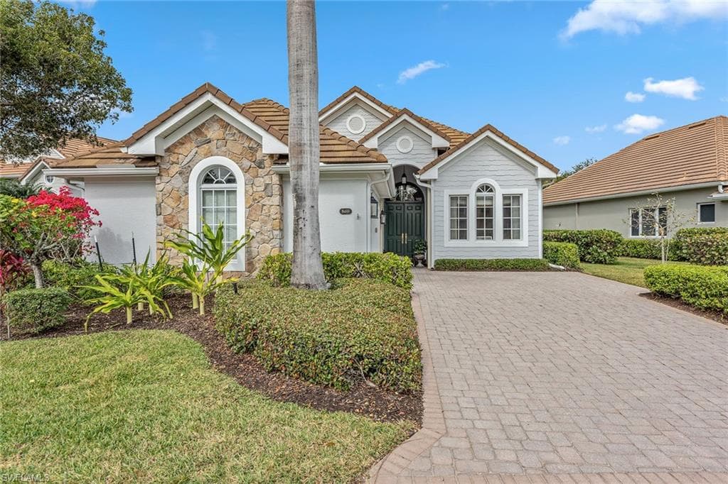 8469 Mallards Way, Naples, FL 34114-1