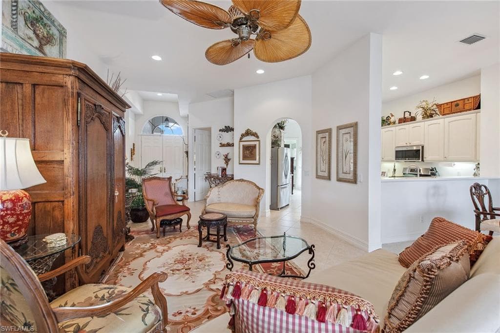 8469 Mallards Way, Naples, FL 34114-7