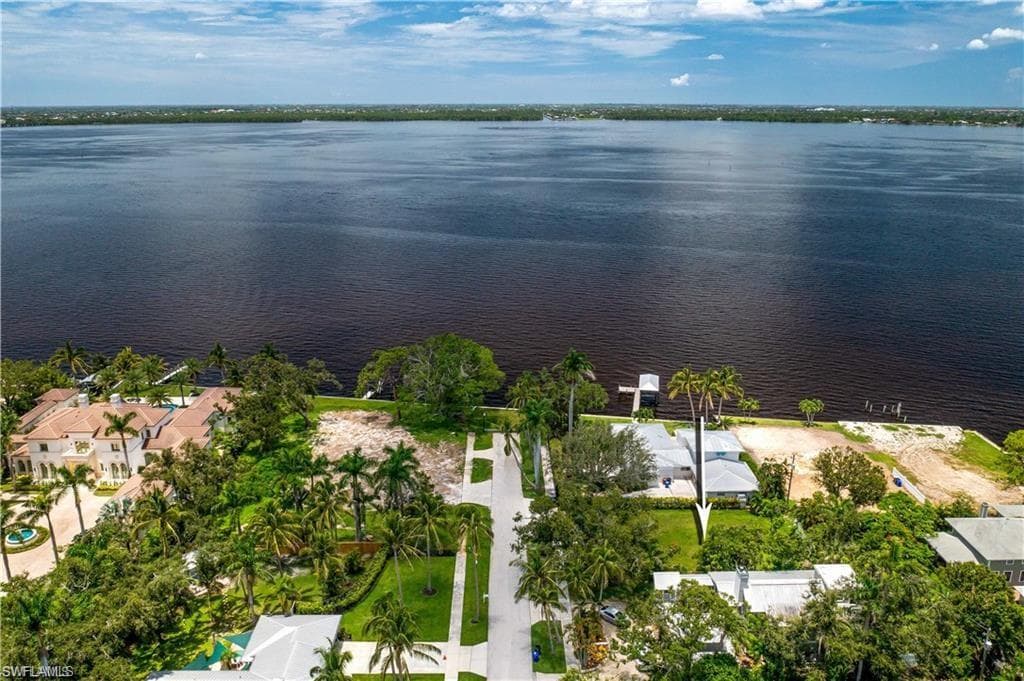 1223 Coconut Dr, Fort Myers, FL 33901-3