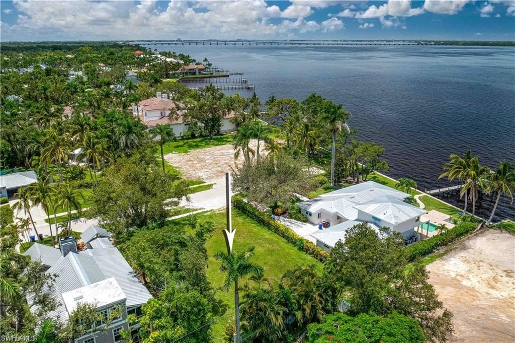 1223 Coconut Dr, Fort Myers, FL 33901-5