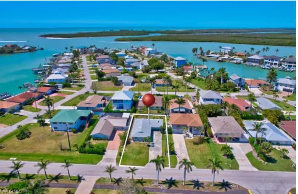 116 Capri Blvd, Naples, FL 34113-13