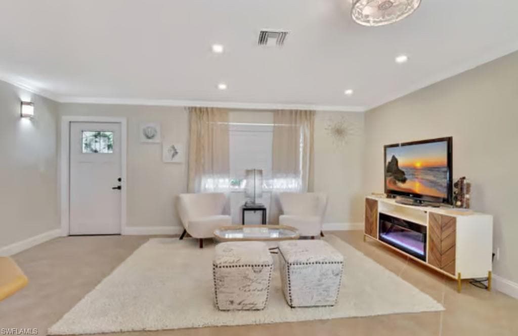 116 Capri Blvd, Naples, FL 34113-38