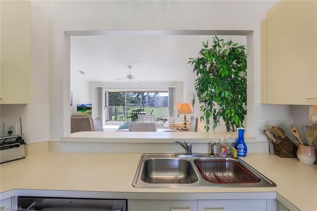 628 Woodshire Ln G4, Naples, FL 34105-14
