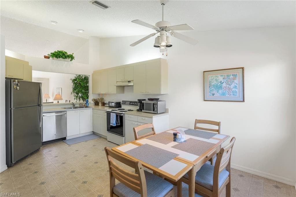 628 Woodshire Ln G4, Naples, FL 34105-17