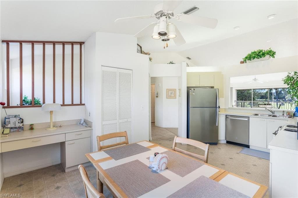 628 Woodshire Ln G4, Naples, FL 34105-18