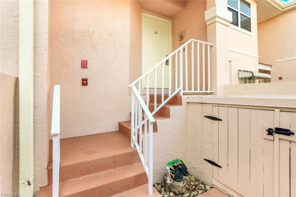 628 Woodshire Ln G4, Naples, FL 34105-5