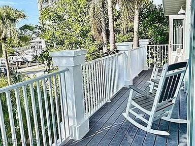 1105 Sandpiper St, Naples, FL 34102-3
