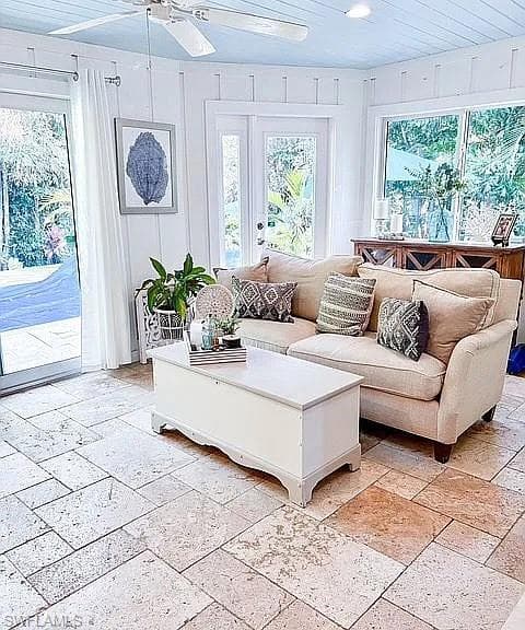 1105 Sandpiper St, Naples, FL 34102-5