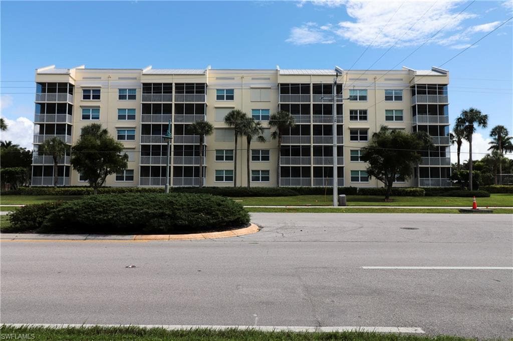 801 Collier Blvd N305, Marco Island, FL 34145-3