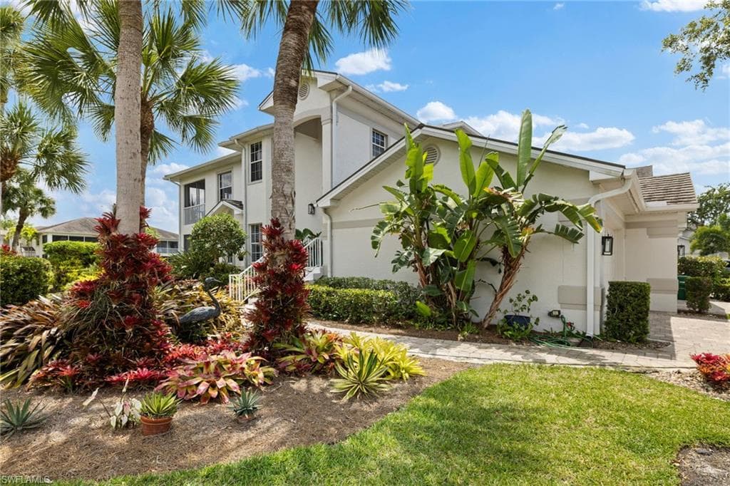 5060 Yacht Harbor Cir 201, Naples, FL 34112-29