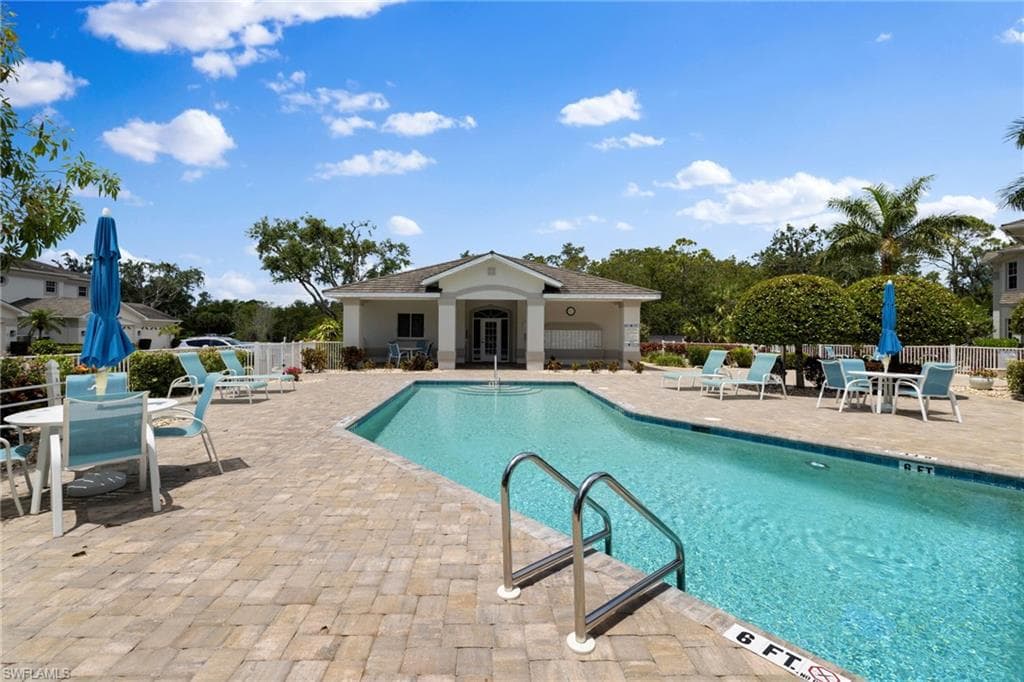 5060 Yacht Harbor Cir 201, Naples, FL 34112-32
