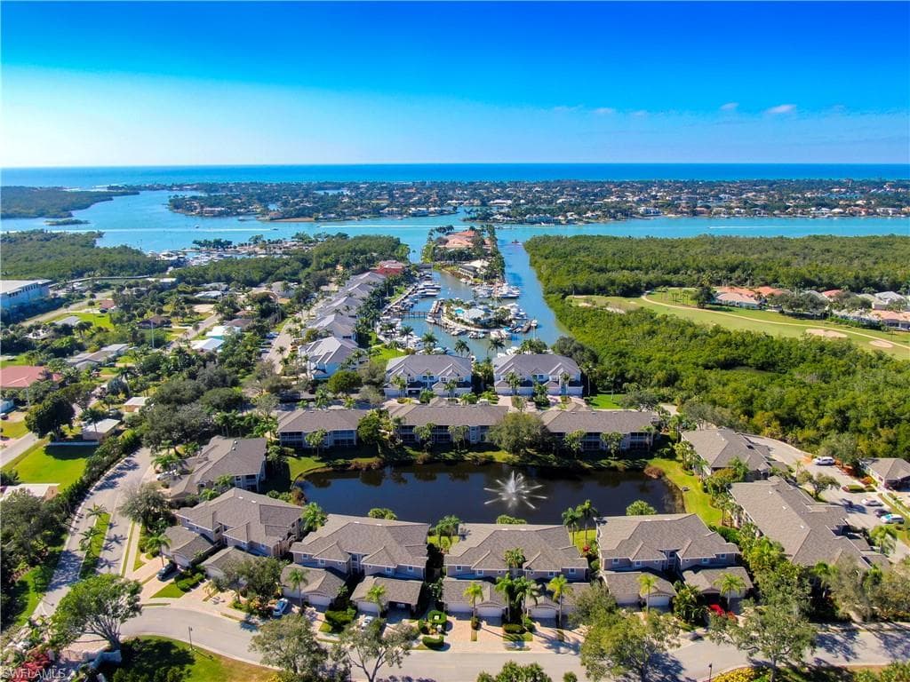 5060 Yacht Harbor Cir 201, Naples, FL 34112-3