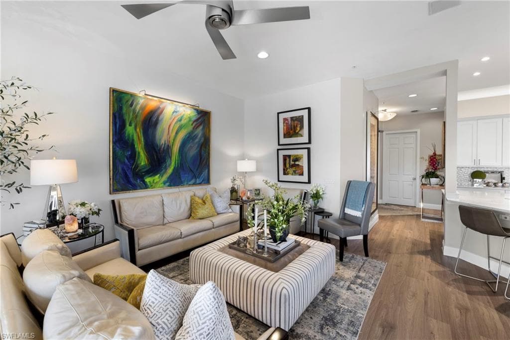 5060 Yacht Harbor Cir 201, Naples, FL 34112-6