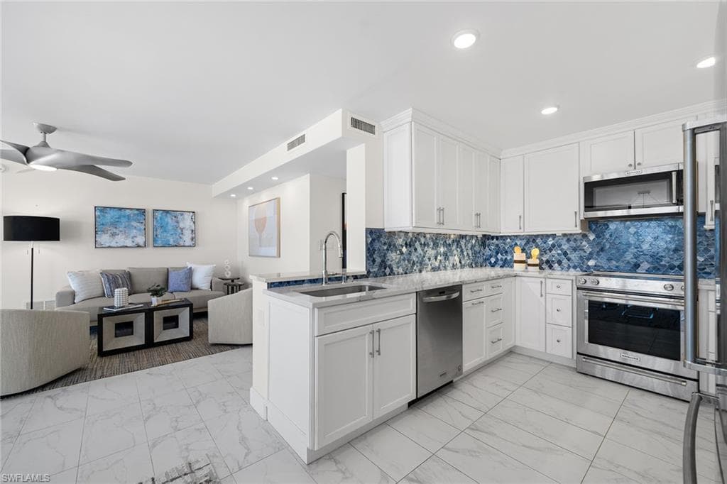 9715 Gulf Shore Dr 103, Naples, FL 34108-8