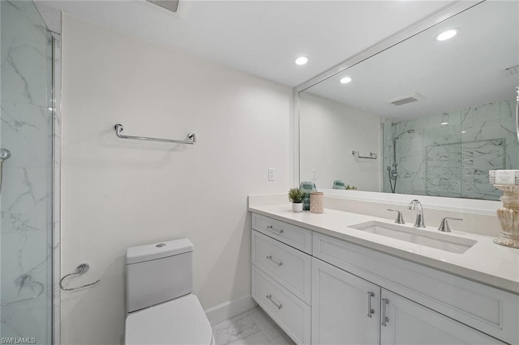 9715 Gulf Shore Dr 103, Naples, FL 34108-20