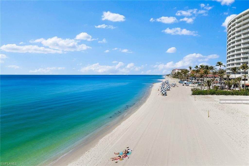 9715 Gulf Shore Dr 103, Naples, FL 34108-27