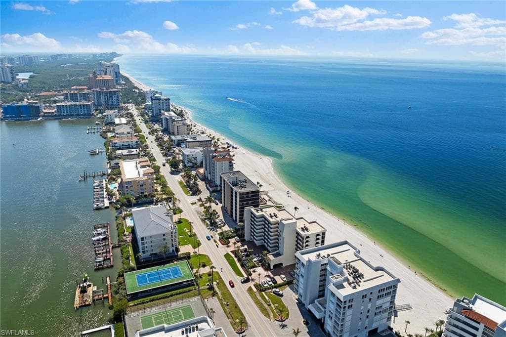9715 Gulf Shore Dr 103, Naples, FL 34108-29