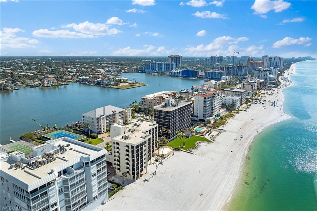9715 Gulf Shore Dr 103, Naples, FL 34108-31
