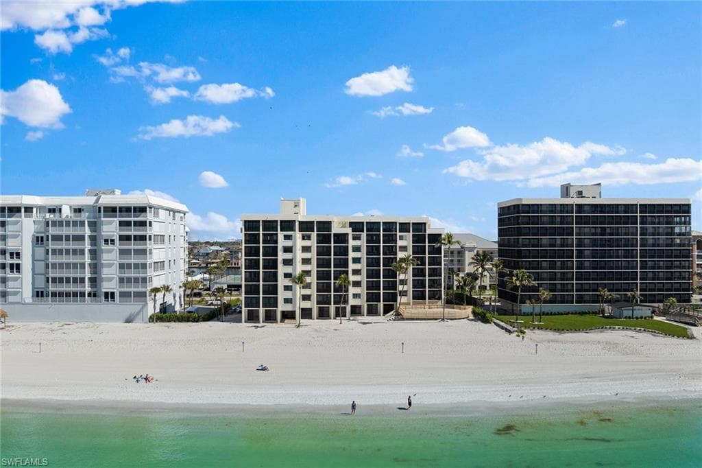 9715 Gulf Shore Dr 103, Naples, FL 34108-32