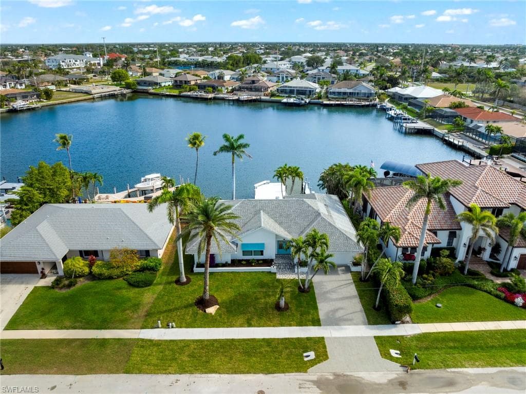 269 Sunflower Ct, Marco Island, FL 34145-32