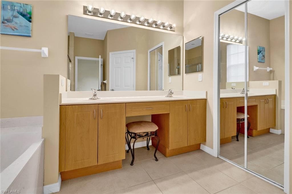 7631 Bristol Cir, Naples, FL 34120-10