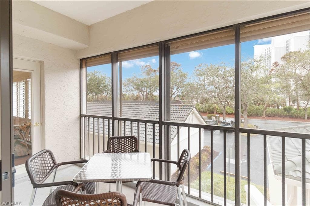 201 Arbor Lake Dr 205, Naples, FL 34110-32