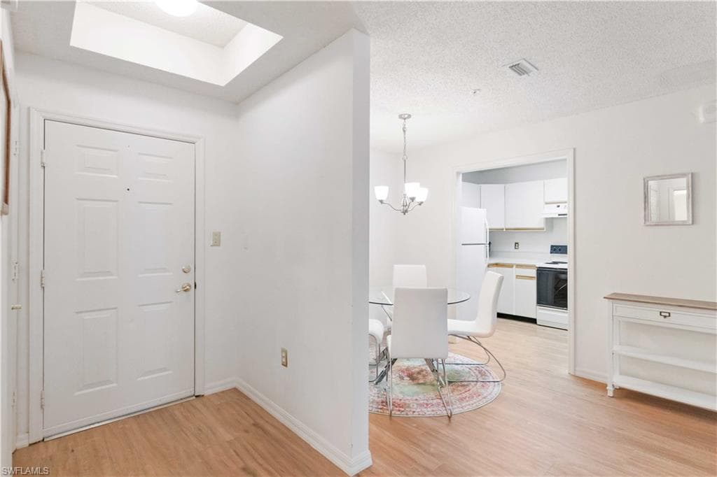 201 Arbor Lake Dr 205, Naples, FL 34110-4