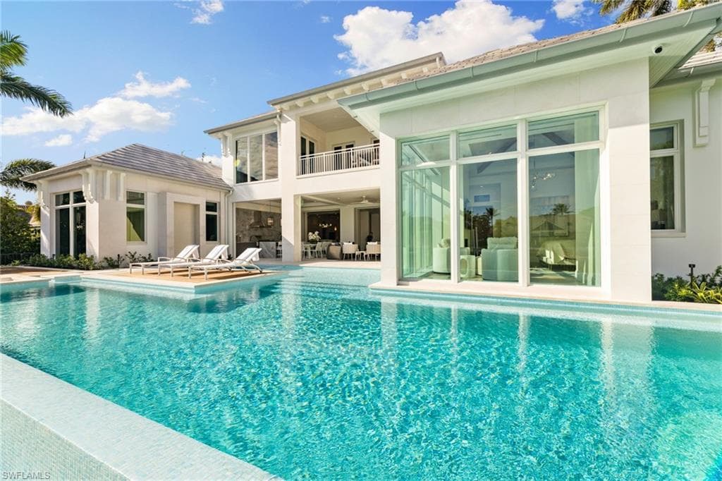 3455 Gin Ln, Naples, FL 34102-4