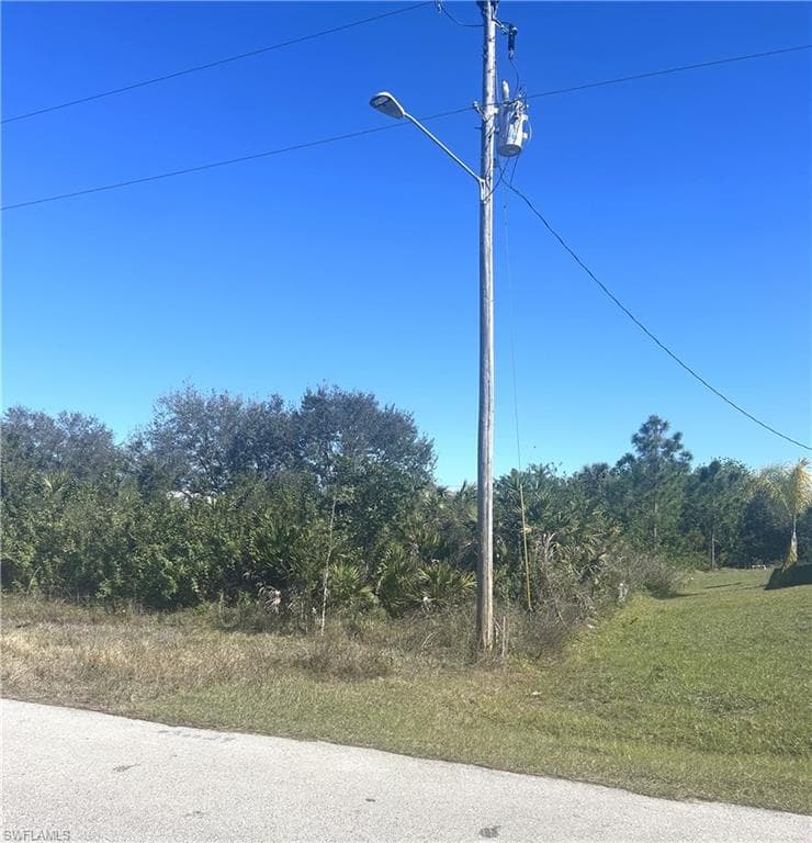 413 Palmyra Ave, Lehigh Acres, FL 33974-3