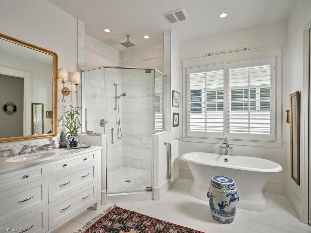 909 10th Ave S, Naples, FL 34102-15