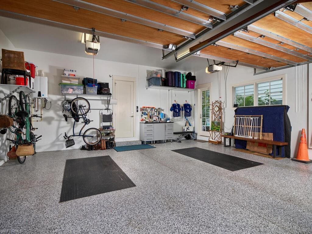 909 10th Ave S, Naples, FL 34102-31