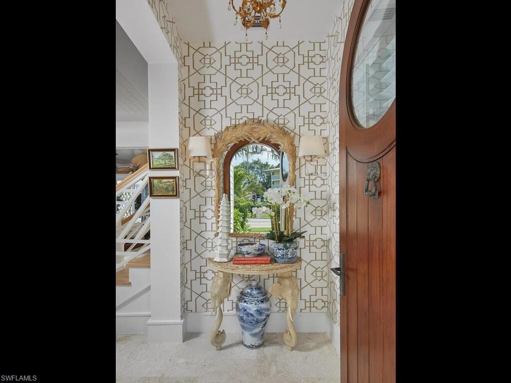 909 10th Ave S, Naples, FL 34102-4