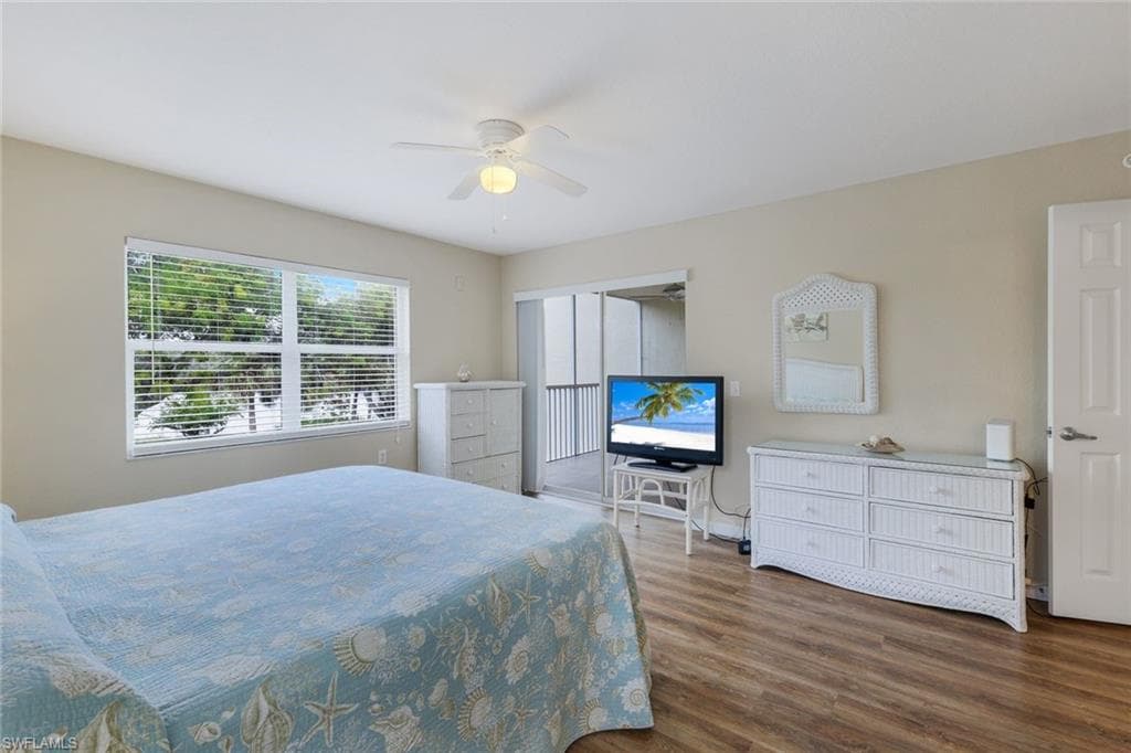 15515 Cedarwood Ln 201, Naples, FL 34110-18