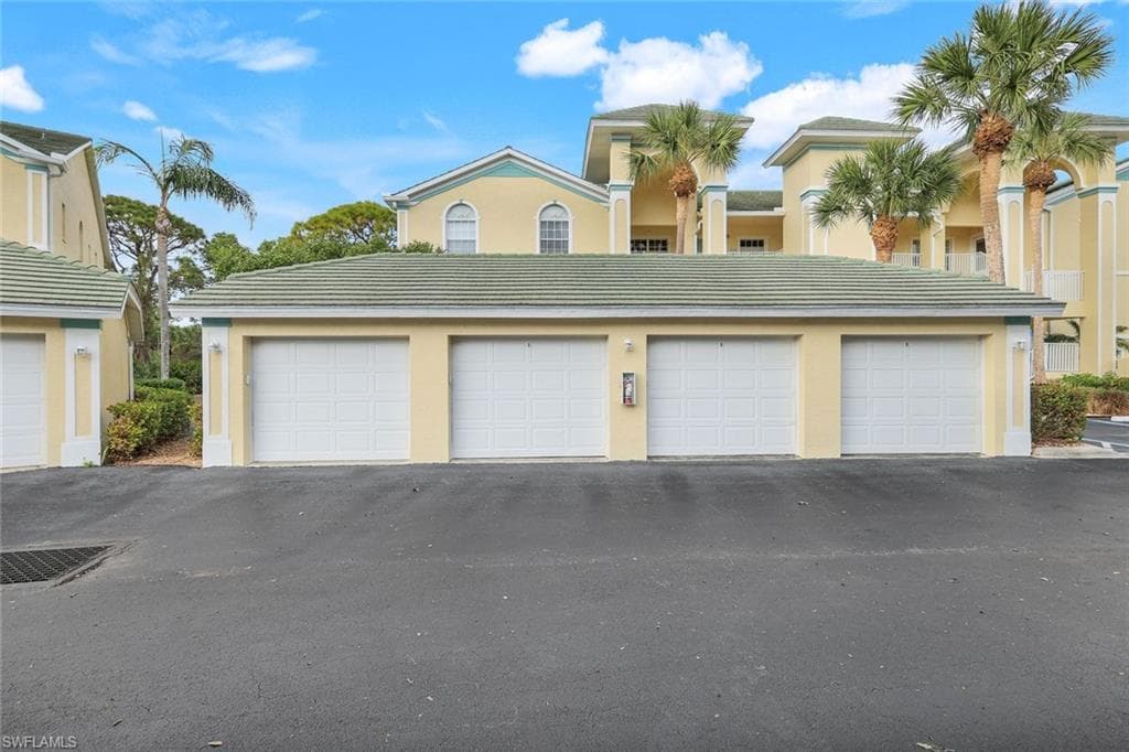 15515 Cedarwood Ln 201, Naples, FL 34110-32