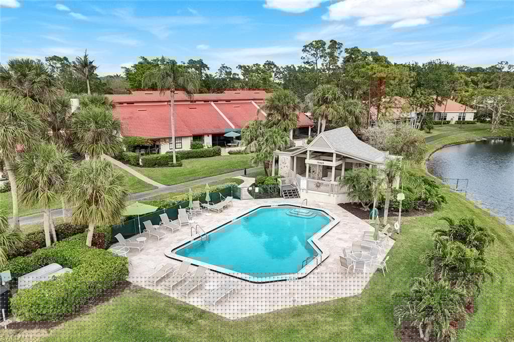15515 Cedarwood Ln 201, Naples, FL 34110-36