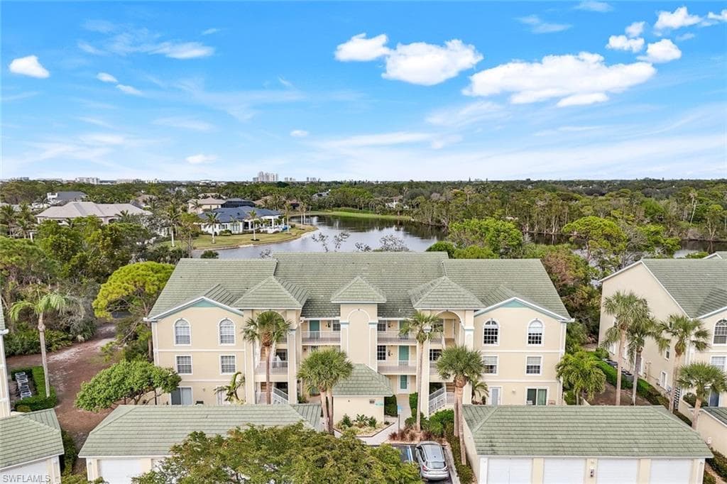 15515 Cedarwood Ln 201, Naples, FL 34110-38