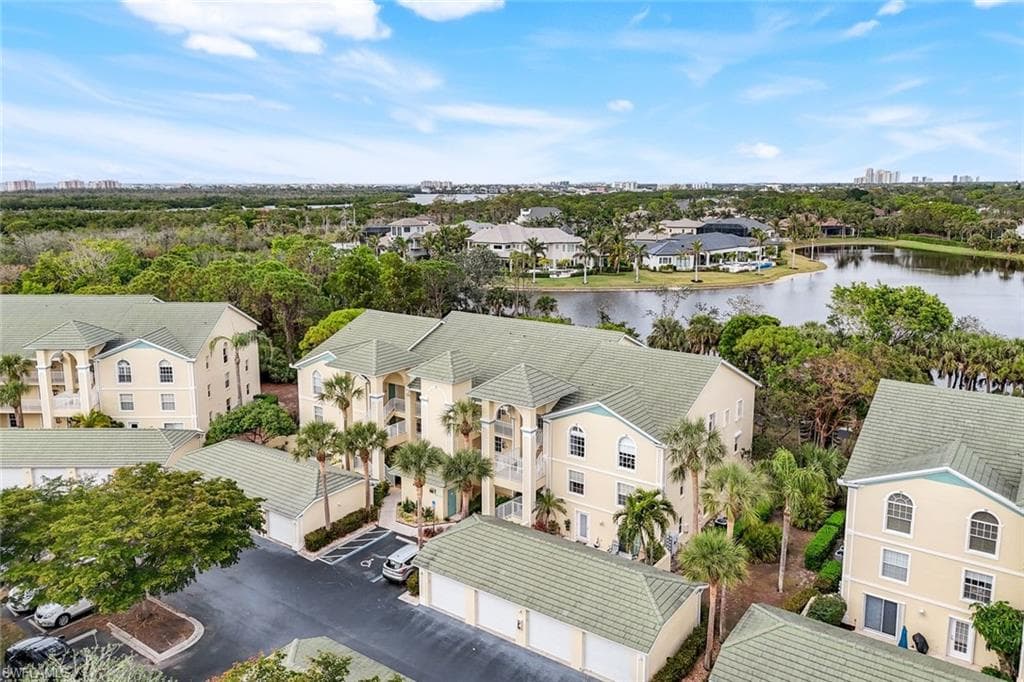 15515 Cedarwood Ln 201, Naples, FL 34110-40