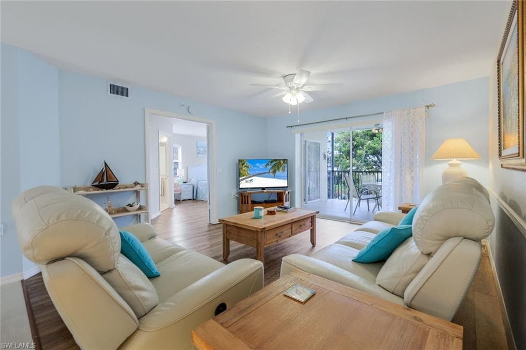 15515 Cedarwood Ln 201, Naples, FL 34110-5